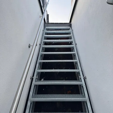 White&grey דירה *